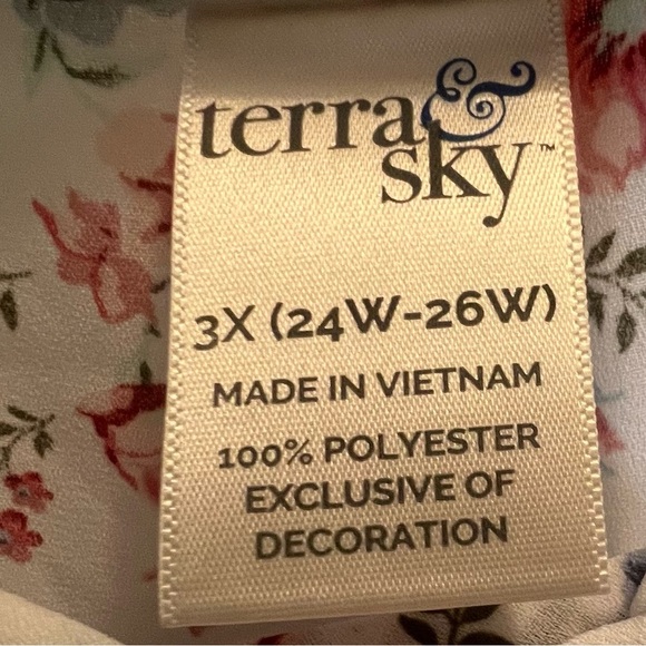 Terra & Sky White and Red Tie Front Blouse - Picture 3 of 3